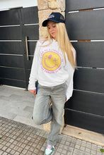 Lade das Bild in den Galerie-Viewer, SMILEY EYES SWEATER
